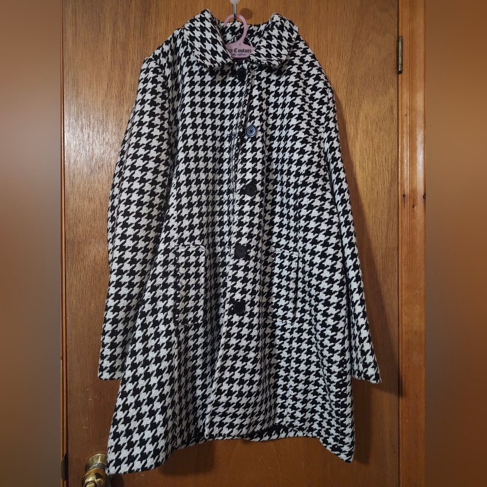 Black And White houndstooth coat By George